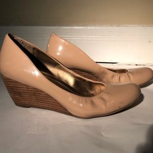 BCBG Nude Patent Leather Wedge Heels Size 8.5